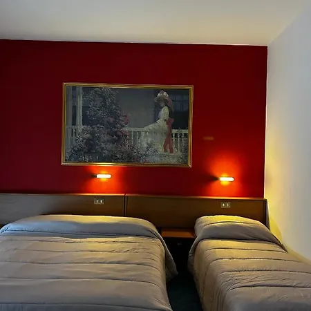 Otel Rey's 3*