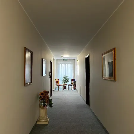 Rey's Otel
