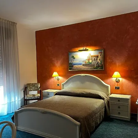 Rey's Otel 3*