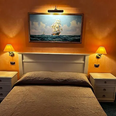 Otel Rey's 3*