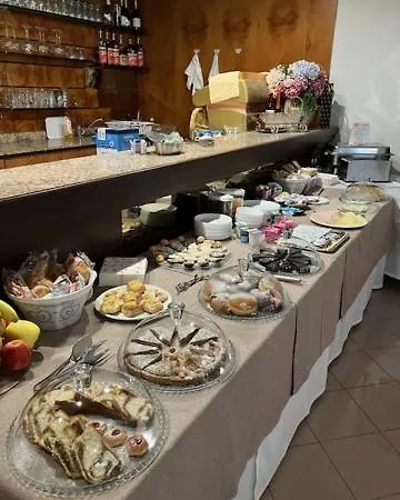 Otel Rey's 3*