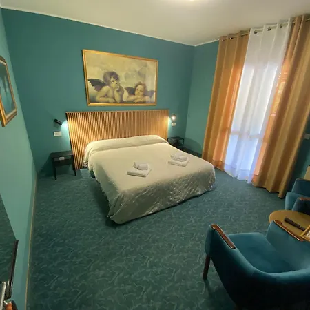 Rey's Hotel