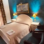 Rey's Hotel 3*