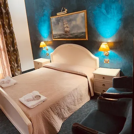 Rey's Hotel 3*